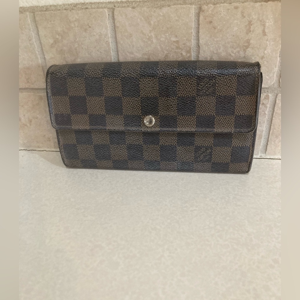 Louis Vuitton Damier Sarah Long Wallet